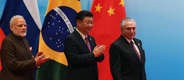 Os líderes russo, sul-africano, indiano, chinês e brasileiro na reunião multilateral durante a IX cúpula dos BRICS e, Xiamen, em 4 de setembro de 2017 - Sputnik Brasil