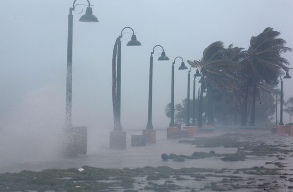 O furacão Irma testa sua força danificando a costa de Porto Rico - Sputnik Brasil