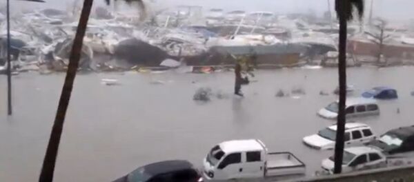 O porto inundado durante o furacão Irma na parte francesa da ilha de São Martinho - Sputnik Brasil