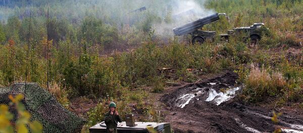 Treinamentos táticos no polígono Luzhsky, na região de Leningrado, Rússia (foto de arquivo) - Sputnik Brasil