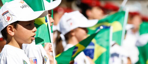Crianças participando do desfile cívico-militar do Dia da Independência em Brasília - Sputnik Brasil