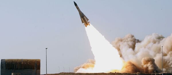 Lançamento de um S-200 feito pelo exército do Irã. - Sputnik Brasil