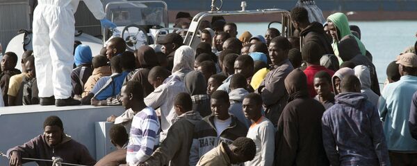 Sobreviventes de um naufrágio no Mediterrâneo. Sobreviventes de um naufrágio no Mediterrâneo. - Sputnik Brasil