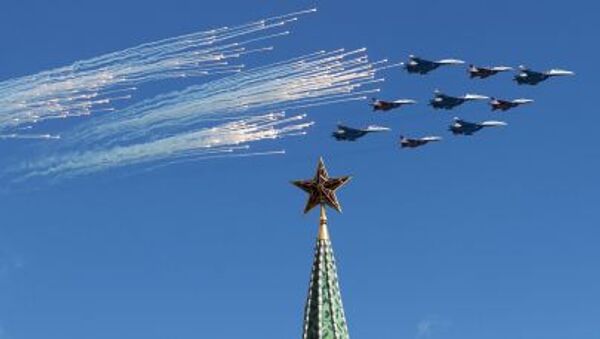Caças Su-27 e MiG-29 ensaiam para a Parada da Vitória de 9 de maio, em Moscou - Sputnik Brasil