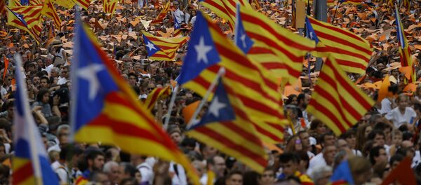 Manifestação pela independência da Catalunha em Barcelona - Sputnik Brasil