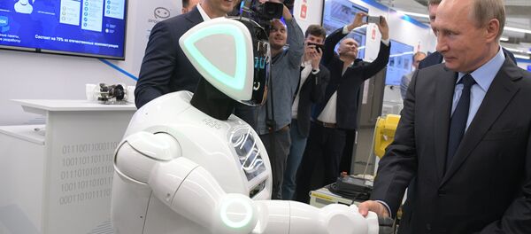 Vladímir Putin, presidente de Rusia, en la exposición de los negocios de la economía digital - Sputnik Brasil