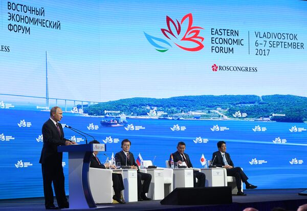 Presidente russo, Vladimir Putin, discursa no âmbito do Fórum Econômico do Oriente em Vladivostok - Sputnik Brasil