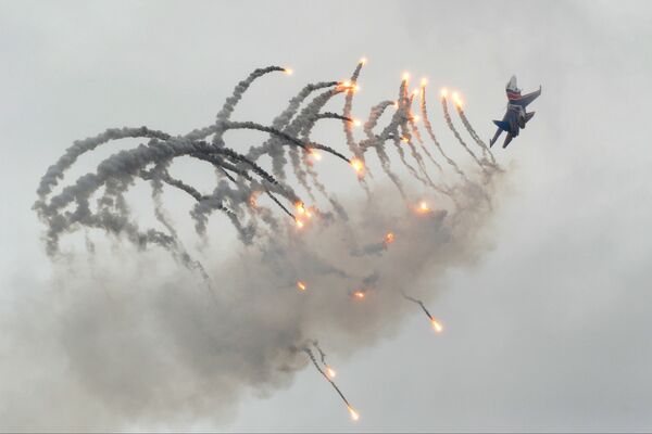 Caças russos Su-30SM durante a celebração do 75º aniversário da criação do 4º  Exército da Força Aeroespacial russa - Sputnik Brasil