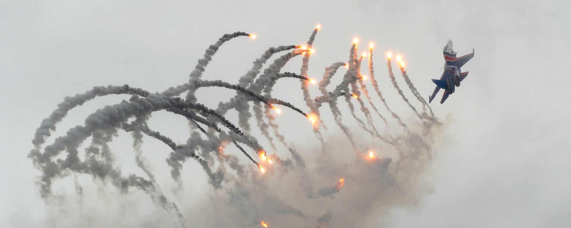 Caças russos Su-30SM durante a celebração do 75º aniversário da criação do 4º  Exército da Força Aeroespacial russa - Sputnik Brasil, 1920, 14.04.2022