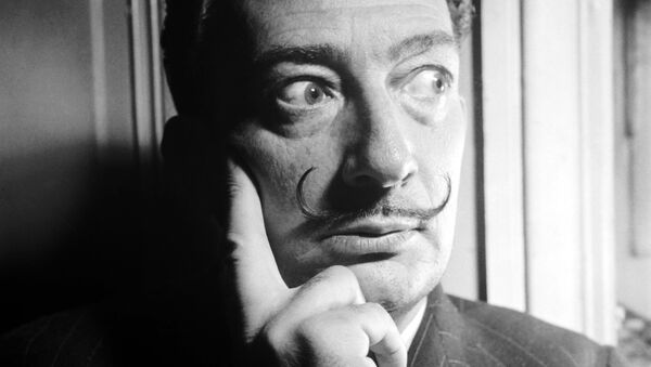 Salvador Dalí, artista español - Sputnik Brasil