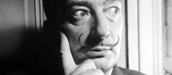 Salvador Dalí, artista español - Sputnik Brasil