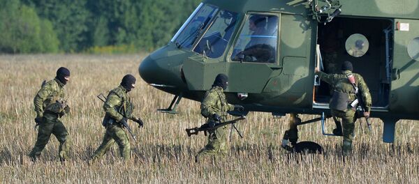 Militares bielorrussos se preparando para exercícios conjuntos das Forças Armadas da Rússia e da Bielorrússia Zapad 2017 - Sputnik Brasil
