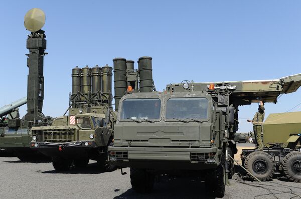 Entrega do 2º lote de S-400 russos à Turquia seria 'golpe sensível' na indústria militar dos EUA - Sputnik Brasil