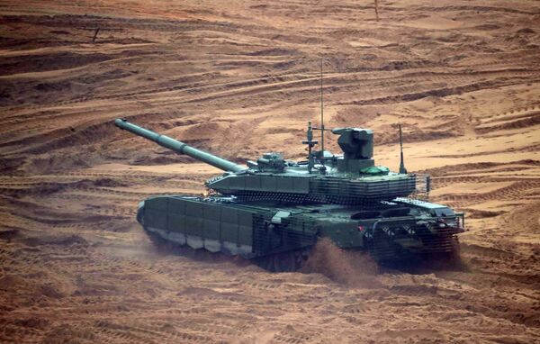 Conheça os duros testes a que os tanques russos T-14 e T-90 são submetidos Conheça os duros testes a que os tanques russos T-14 e T-90 são submetidos - Sputnik Brasil