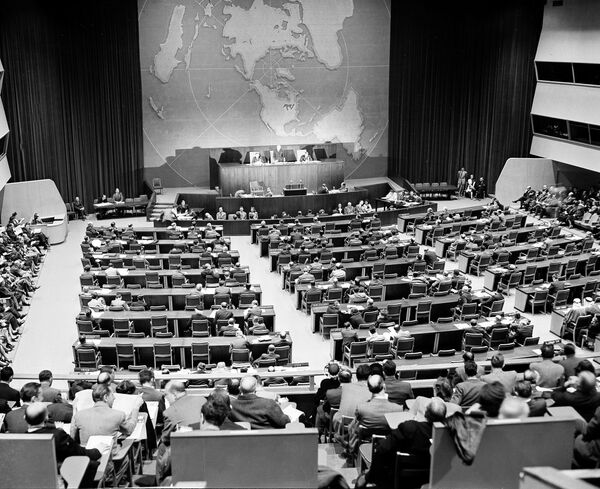 Oswaldo Aranha discursa durante a Assembleia Geral das Nações Unidas, 28 de abril de 1947 - Sputnik Brasil