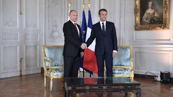 Presidente russo Vladimir Putin e seu colega francês Emmanuel Macron - Sputnik Brasil