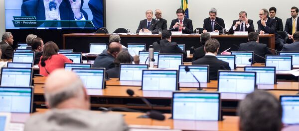 Paulo Roberto Costa, ex-diretor de Abastecimento da Petrobras em depoimento na CPI da Petrobras, na Câmara dos Deputados Paulo Roberto Costa, ex-diretor de Abastecimento da Petrobras em depoimento na CPI da Petrobras, na Câmara dos Deputados - Sputnik Brasil