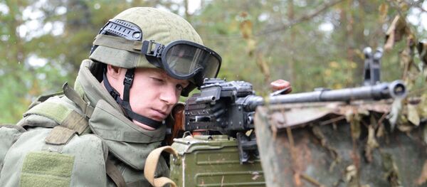 Militar russo nas manobras conjuntas russo-bielorrussas Zapad 2017 - Sputnik Brasil