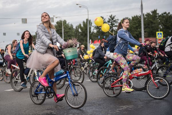 Corrida para divulgação do ciclismo em Moscou - Sputnik Brasil