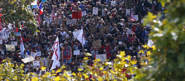 Protestos contra reforma de Macron em Paris, 23 de setembro de 2017 - Sputnik Brasil