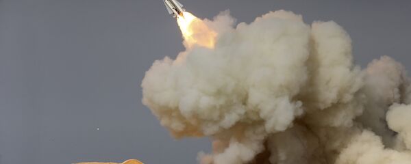 Lançamento de um míssil balístico pelo Irã - Sputnik Brasil