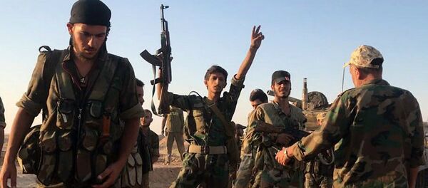 Soldados do exército sírio perto de Deir ez-Zor - Sputnik Brasil