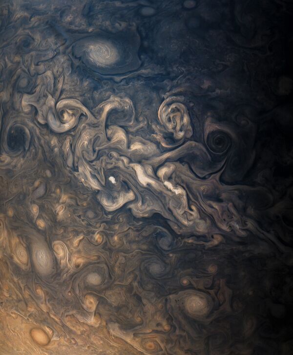 A atmosfera tempestuosa de Júpiter, capturado pela câmera JunoCam durante seu oitavo voo - Sputnik Brasil