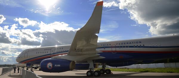 Avião de reconhecimento russo Tu-124ON criado para sobrevoar territórios dos países-membros do Tratado de Céus Abertos - Sputnik Brasil