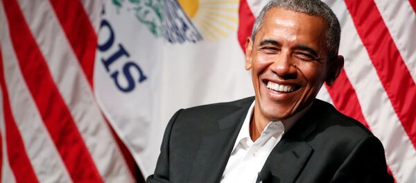 Barack Obama making his first public appearance after leaving office, April 2017 Barack Obama making his first public appearance after leaving office, April 2017 - Sputnik Brasil