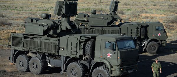 Sistema de artilharia antiaérea móvel Pantsir-S1 - Sputnik Brasil