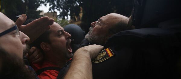 Situação em Barcelona, 1º de outubro - Sputnik Brasil