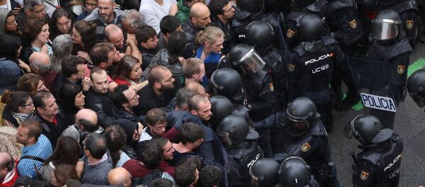 Situação em Barcelona, 1º de outubro - Sputnik Brasil