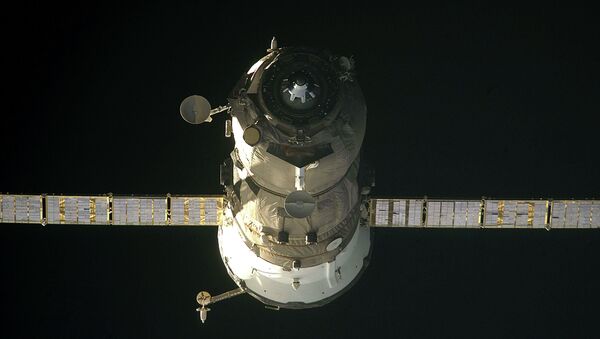 Nave russa Progress em órbita - Sputnik Brasil
