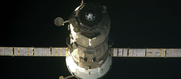 Nave russa Progress em órbita - Sputnik Brasil