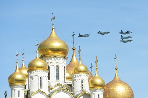 Caças Sukhoi Su-25SM Frogfoot sobrevoarão Moscou no dia 9 de maio - Sputnik Brasil