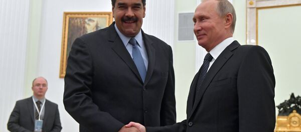 Presidente russo Vladimir Putin com o presidente da Venezuela Nicolás Maduro durante seu encontro em Moscou, em 4 de outubro de 2017 - Sputnik Brasil