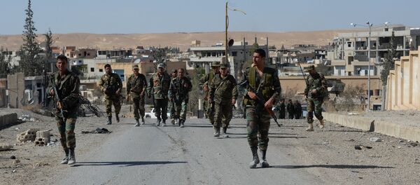 Tropas sírias na cidade de Al-Qaryatayn libertada de terroristas - Sputnik Brasil