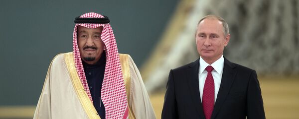Presidente russo, Vladimir Putin, durante encontro com rei da Arábia Saudita, Salman bin Abdulaziz Al Saud - Sputnik Brasil