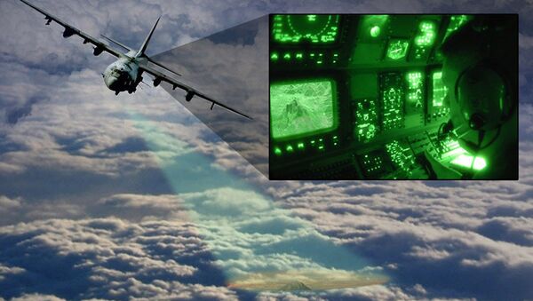 Avião com o sistema de Vídeo Abertura Sintética de Radar (ViSAR, sigla em inglês), com seu sensor de Frequência Extremamente Alta, que é capaz de captar imagens ao vivo dos alvos no céu, inclusive voando através ou por cima das nuvens - Sputnik Brasil