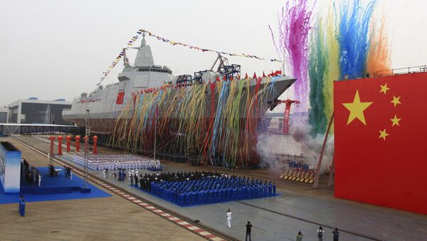 Novo destróier de produção chinesa da classe 055 durante cerimônia de inauguração, 28 de junho de 2017 - Sputnik Brasil