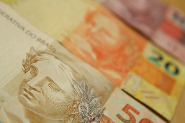 Banco Central do Brasil reduz previsão de crescimento da economia de 2,4% para 2,1% em 2020 - Sputnik Brasil