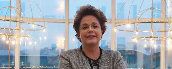 Ex-presidente brasileira, Dilma Rousseff, durante entrevista com Sputnik Brasil em Moscou, 6 de outubro de 2017 - Sputnik Brasil