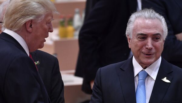 Presidente norte-amerciano, Donald Trump, com seu homólogo brasileiro, Michel Temer durante cúpula do G20 em Hamburgo, 8 de julho de 2017 - Sputnik Brasil