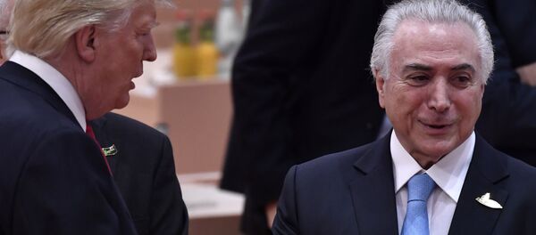 Presidente norte-amerciano, Donald Trump, com seu homólogo brasileiro, Michel Temer durante cúpula do G20 em Hamburgo, 8 de julho de 2017 - Sputnik Brasil