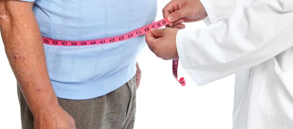 Homem sendo atendido por um médico (imagem referencial) - Sputnik Brasil