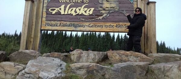 Gean Neide Andrade ao chegar ao estado estadunidense do Alasca Gean Neide Andrade ao chegar ao estado estadunidense do Alasca - Sputnik Brasil