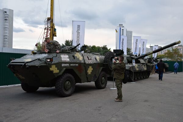 Veículos blindados BDRM-NIK na mostra Armas e Segurança 2017 em Kiev - Sputnik Brasil