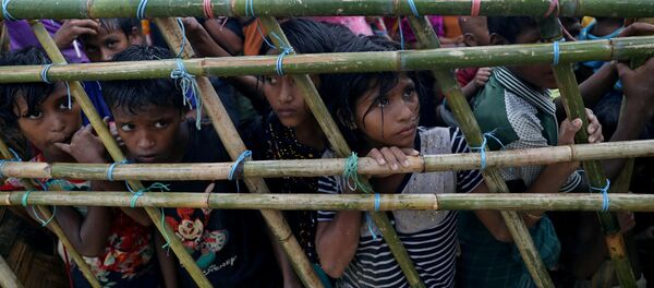 Refugiados rohingya em campo pra refugiados no Bangaldesh - Sputnik Brasil