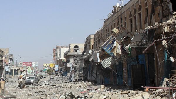 Construções danificadas por ataques aéreos no Iêmen, na província de Saada - Sputnik Brasil