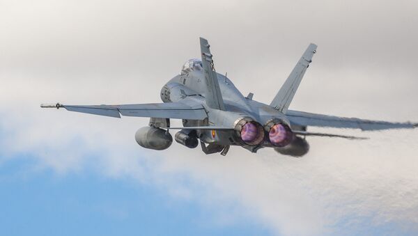 Caça F-18 da Força Aérea espanhola, foto de arquivo - Sputnik Brasil